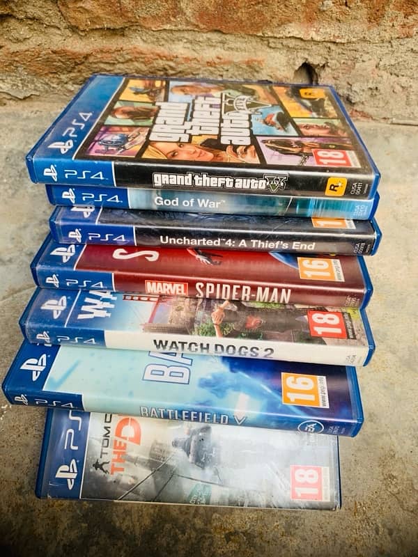 PS4 games in 10/10 working condition. gta 5 more 3