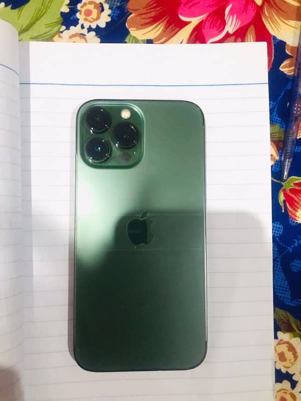 iphone 13 pro max alpine green 2