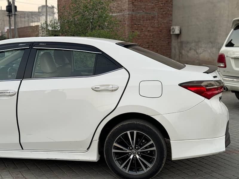 Toyota Altis Grande 2018 1