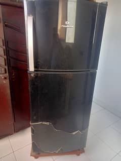 DAWLANCE FULL SIZE REFRIGERATOR