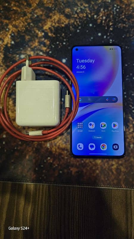 Oneplus 8t 12/256GB with 65 Watt Wrap Charger 5