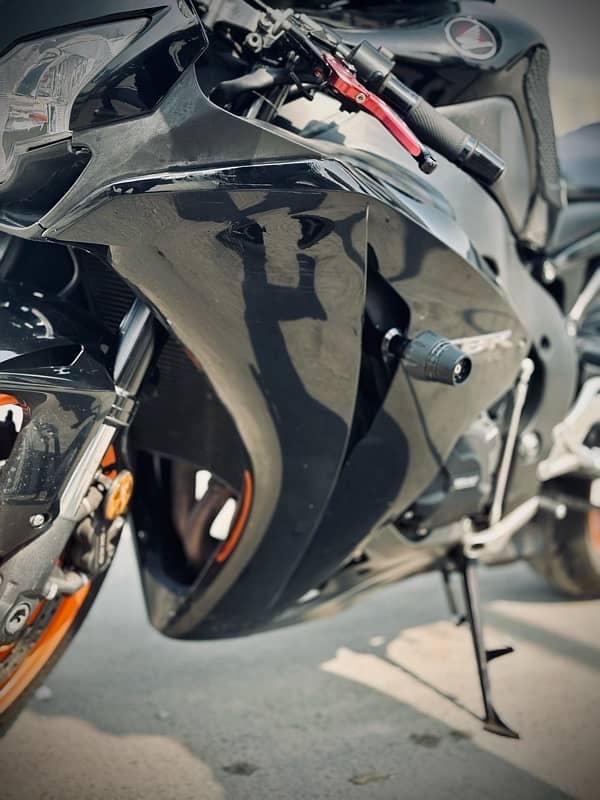 Honda cbr 1000rr 4