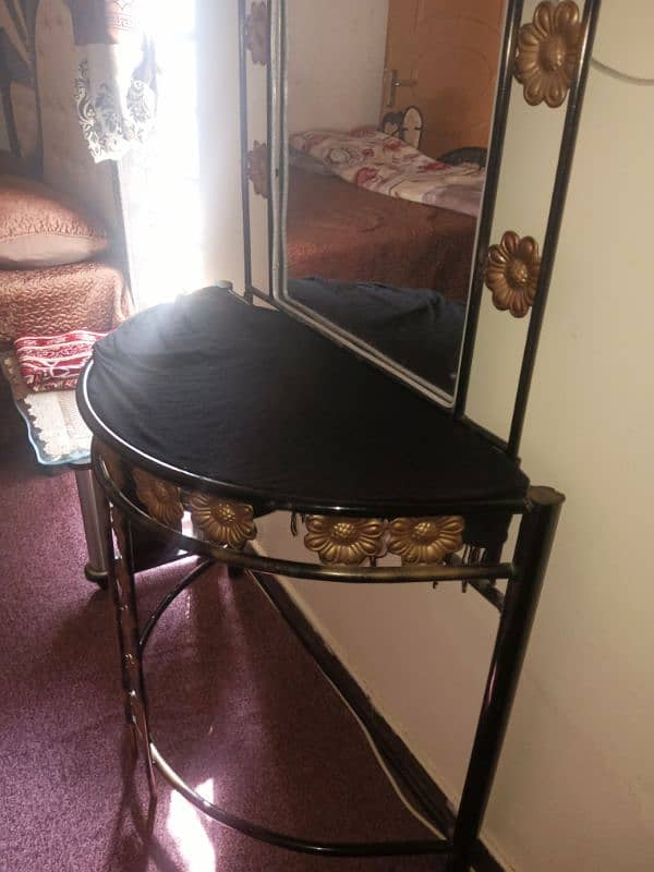 double bed & Dressing for sale 4