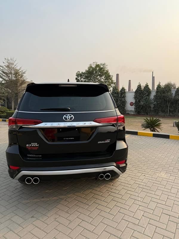 Toyota Fortuner 2017 1