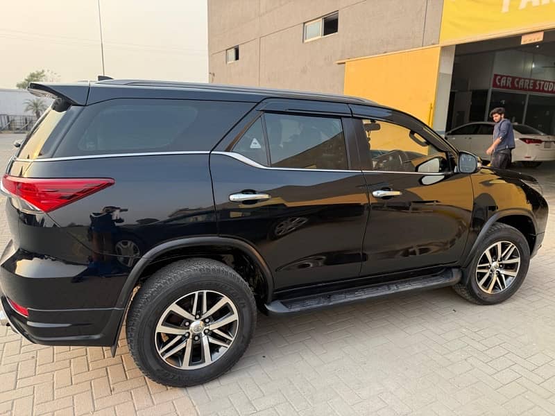 Toyota Fortuner 2017 4