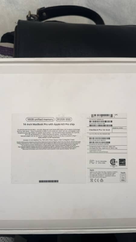 Macbook pro M3 Pro 14 inches 1