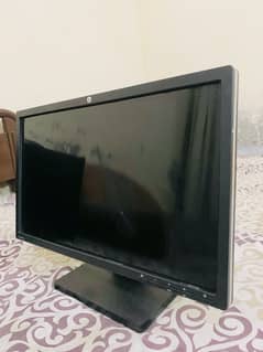 22 inches HD monitor for sale urgent