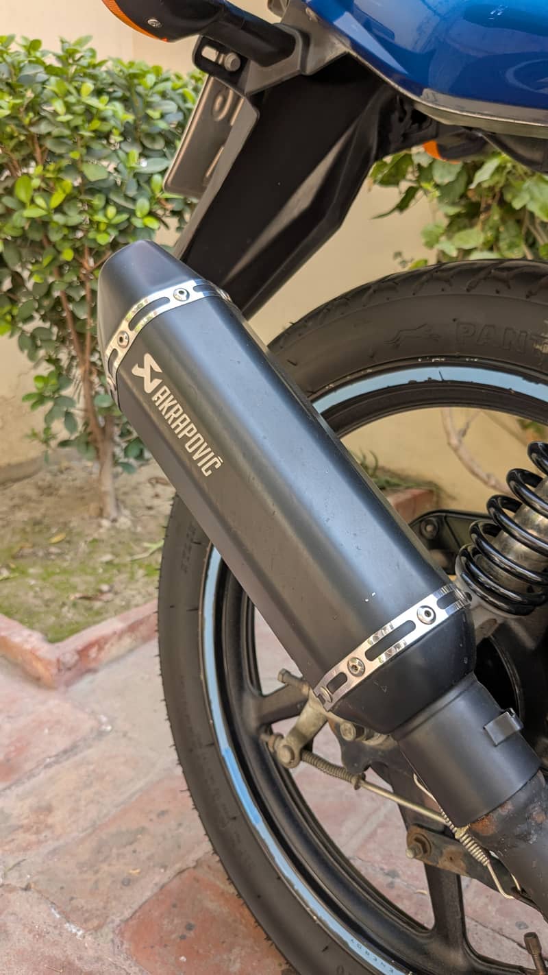 Akrapovic slip on exhaust 2