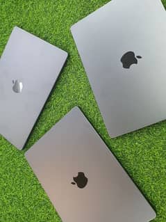 MacBook Pro M4 24gb 512gb , MacBook Pro M3 Pro 18gb 512gb box open