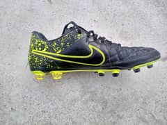 football shoes made in Vietnam