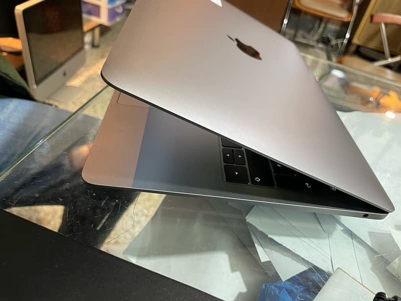 Apple Macbook Air 2018 Slim And Sleak With 512GB SSD Best Device 0