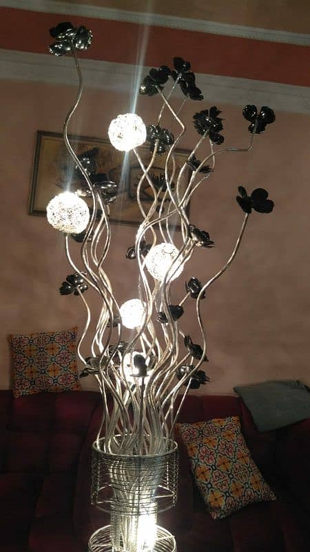 decorative statues and lamp 1