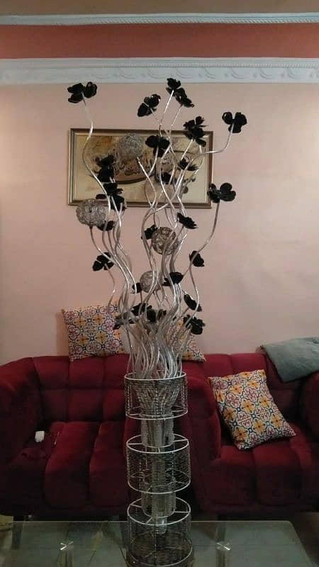 decorative statues and lamp 3