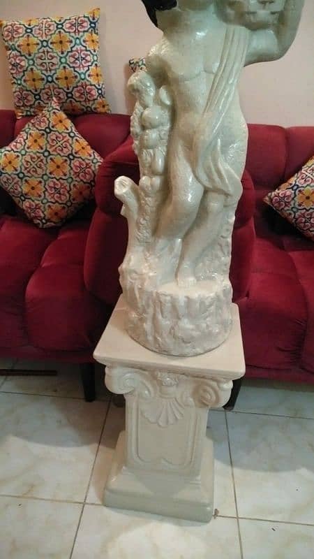 decorative statues and lamp 4