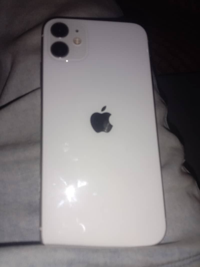 Apple iPhone 11 3