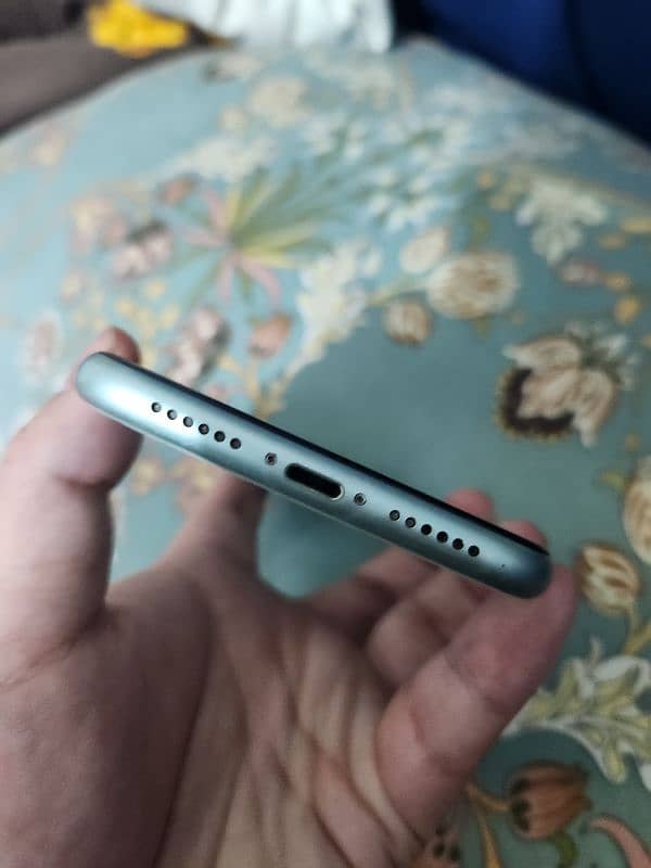 Iphone 11 JV 128GB Sim time 2 months 3