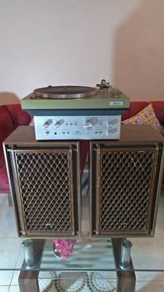 Akai system(amplifier speaker and turntable)