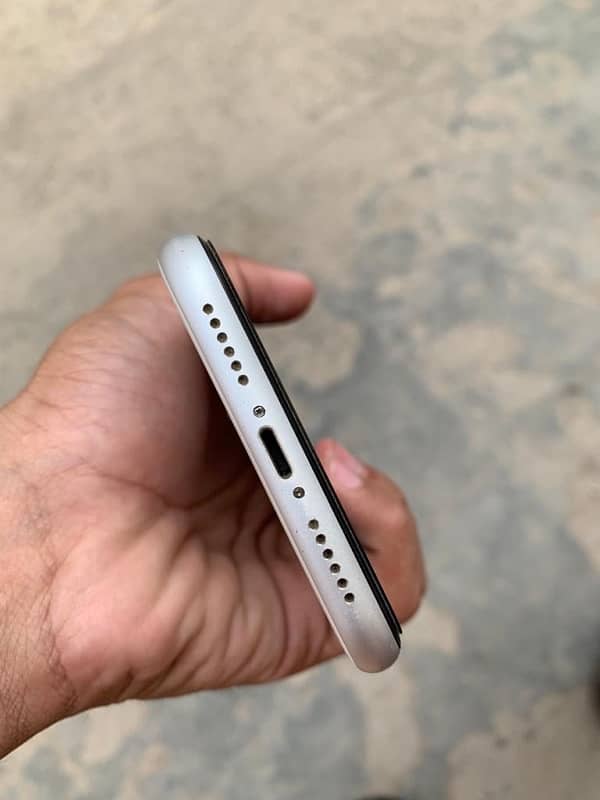 i phone xr 64gb ( non pta ) white 3