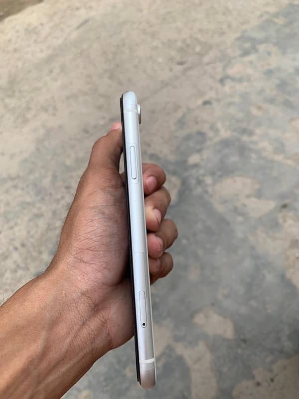 i phone xr 64gb ( non pta ) white 5