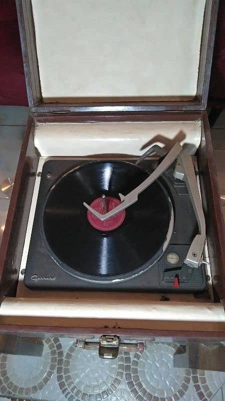 Garad company gramophone vintage 4