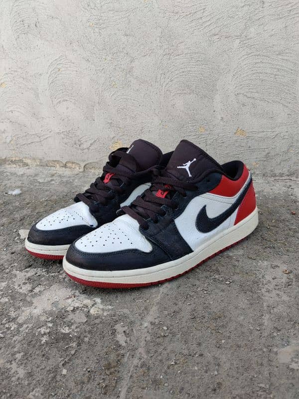 Nike air Jordan black toe size Eu 42.5 0