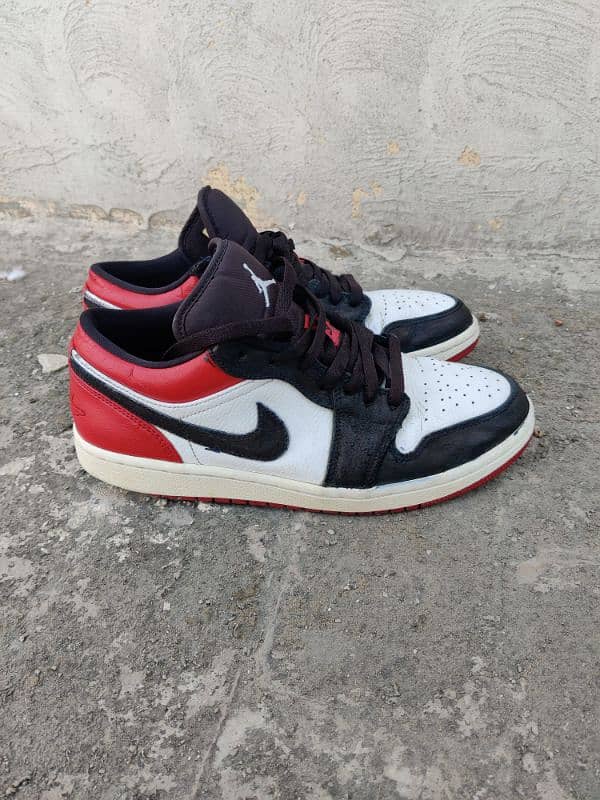 Nike air Jordan black toe size Eu 42.5 1