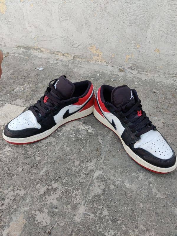 Nike air Jordan black toe size Eu 42.5 2