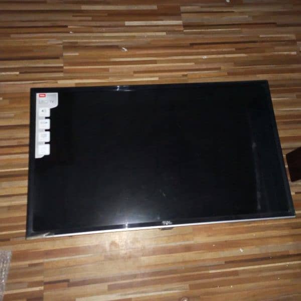 TCL LED tv up for sale in mint condition (Only screen display issue) 0