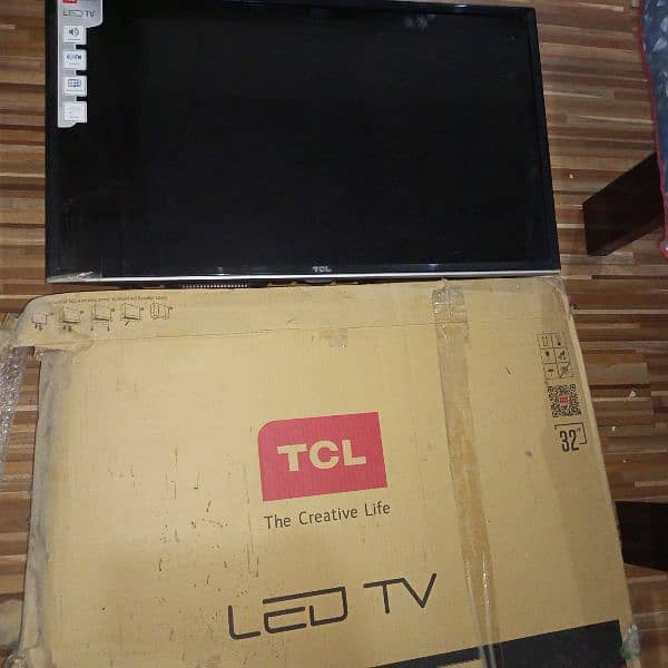 TCL LED tv up for sale in mint condition (Only screen display issue) 1