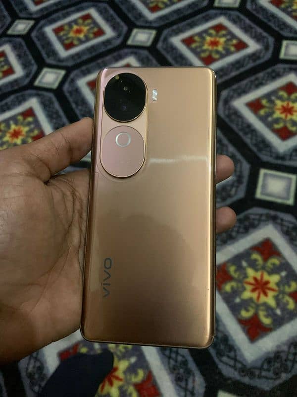 Vivo V40e. 8\256 for sale 1