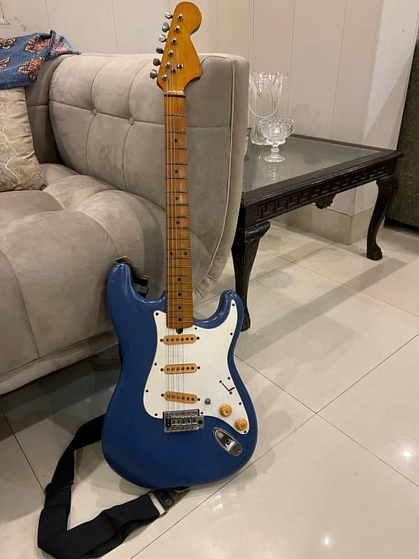 electronic Guitar for sale made in japan 9/10 condition 0