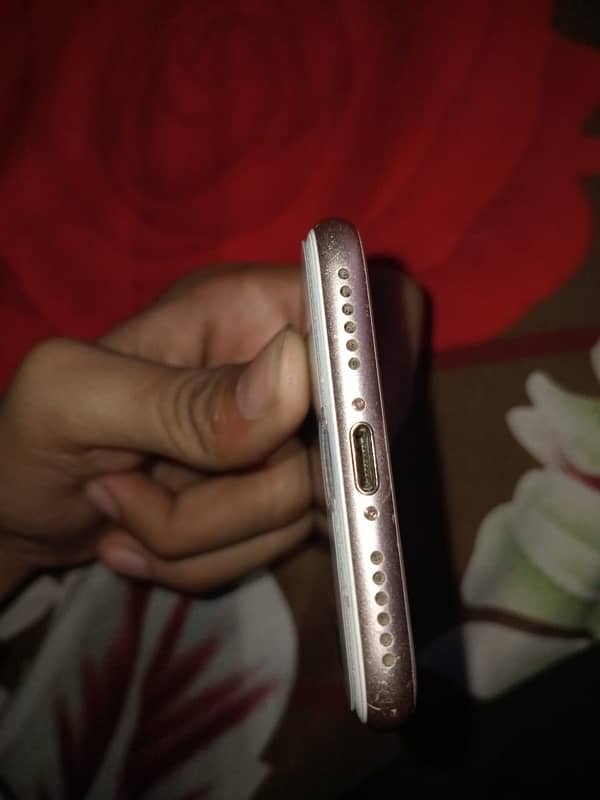 iphone 8 64gb bettry chang ha acha wali bettry dalwi ha baki all ok ha 1