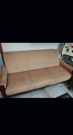 7 Seater Sofa Set Available For Sale In Good Condition