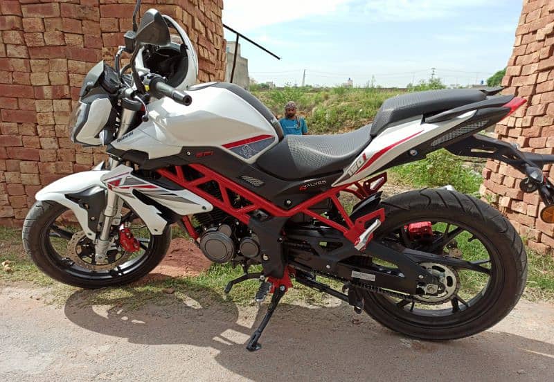 Benelli TNT150i in excellent condition 0