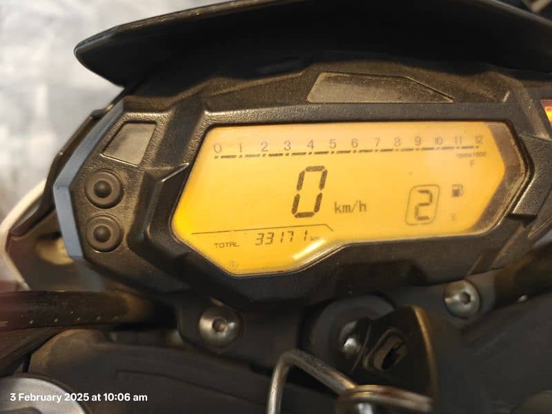 Benelli TNT150i in excellent condition 3