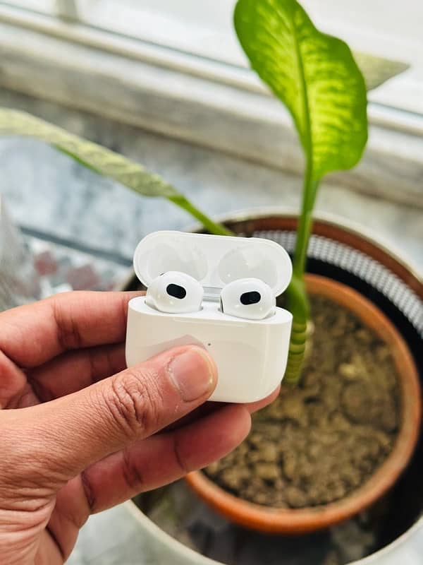 Apple Airpods 3 with box 2