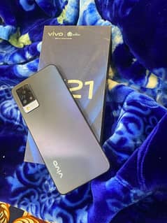 Vivo v21 with box