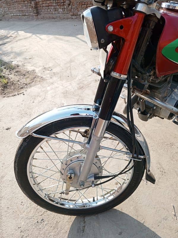 Honda 125 2014 model bilkul brand new bike 6