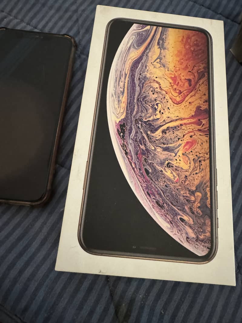 Apple iPhone XS Max 0