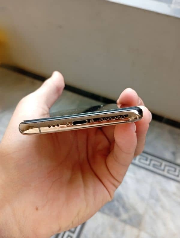 Iphone Xs Non PTA 64gb 10/10 Condition 2