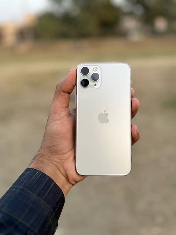 iphone 11 pro 256 gb factory unlock with box 0