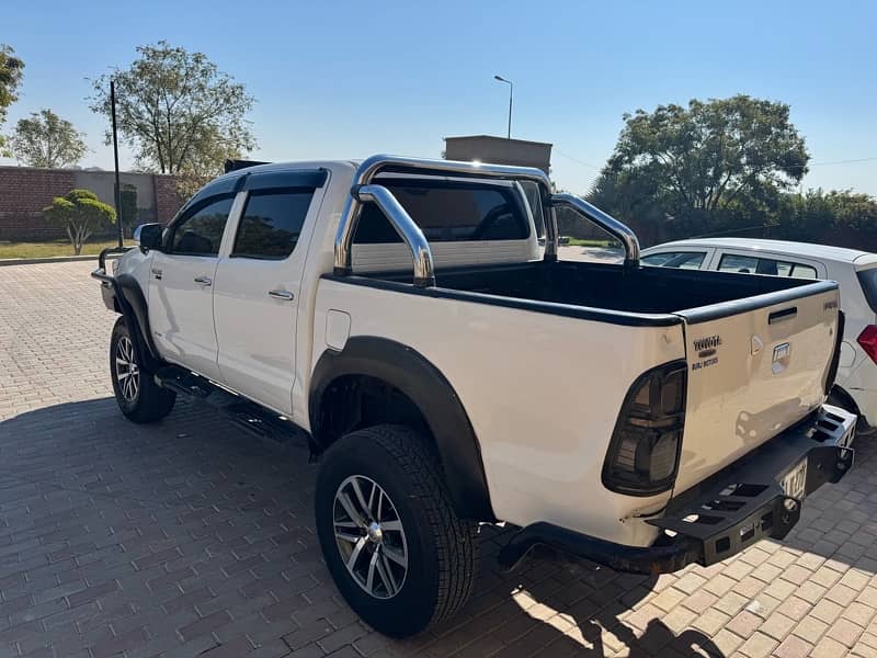 Toyota Hilux Invincible 2014 2