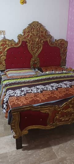 urgent sale bed and 1 sider