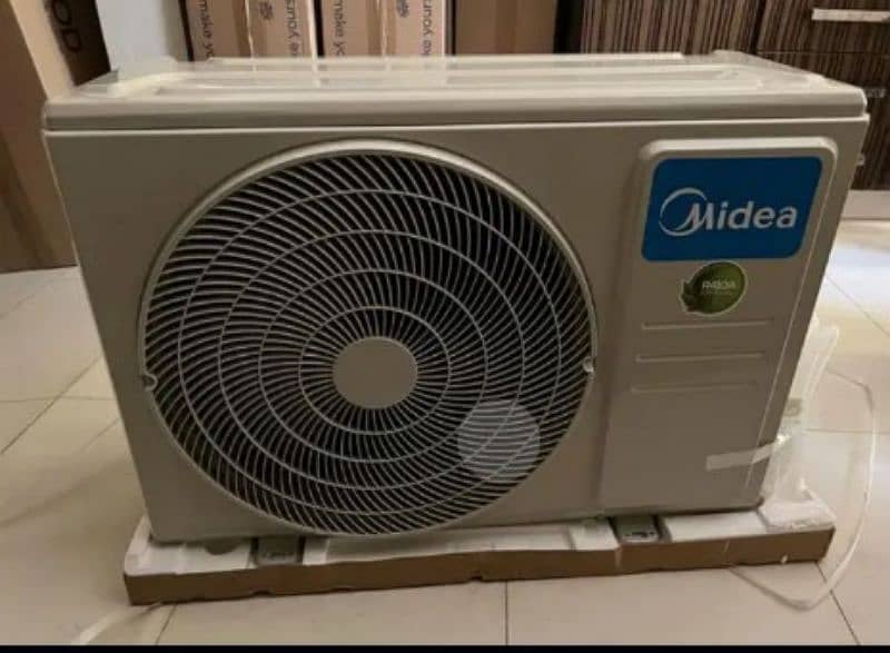 Media 1.5 ton DC inverter heat and cool brand new 1