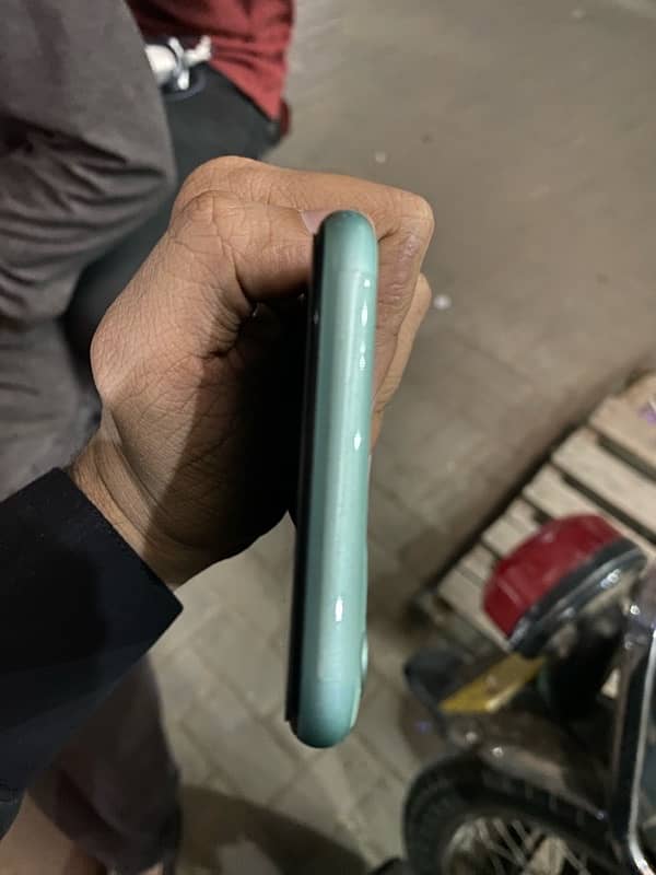 iPhone 11 128gb pta approved 4