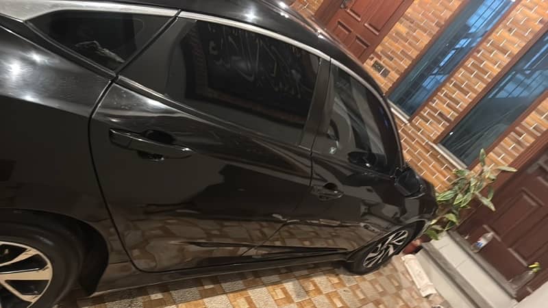 Honda Civic Oriel 2017/18 4