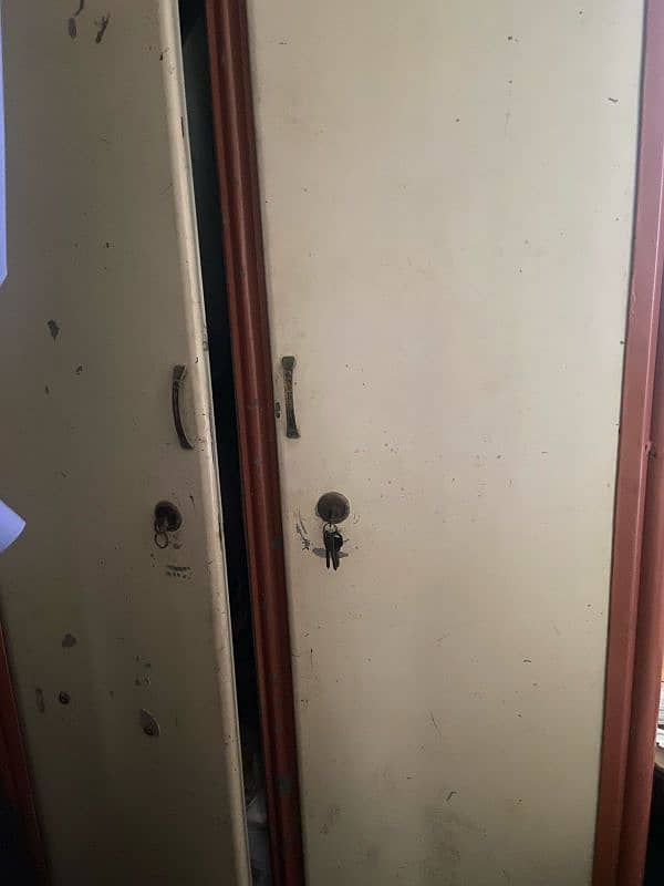 Two door cupboard 0