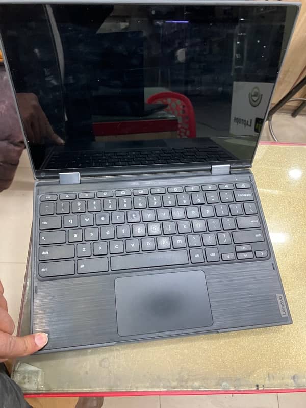 Chromebook 0