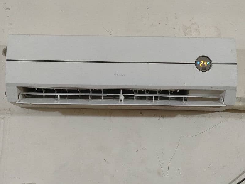 GREE 1 TON GENUINE AC NEVER REPAIRED 0