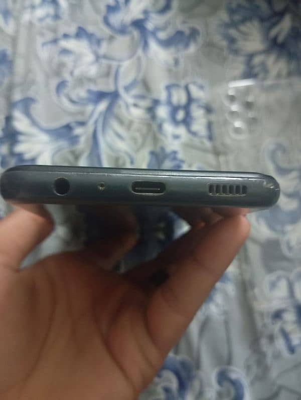 samsung a13 4/64gb non pta . 10/10 condition . exchange possible . 8